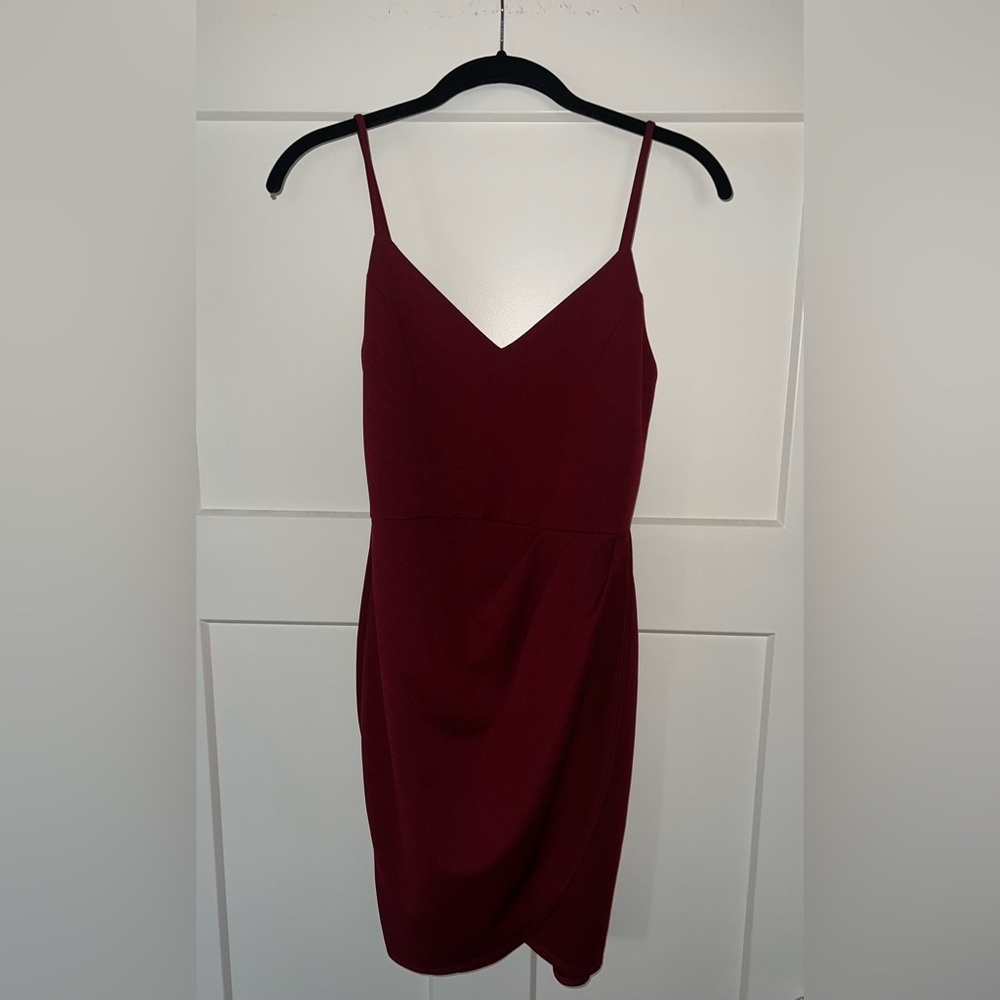 Elegant Burgundy Spaghetti Strap Dress